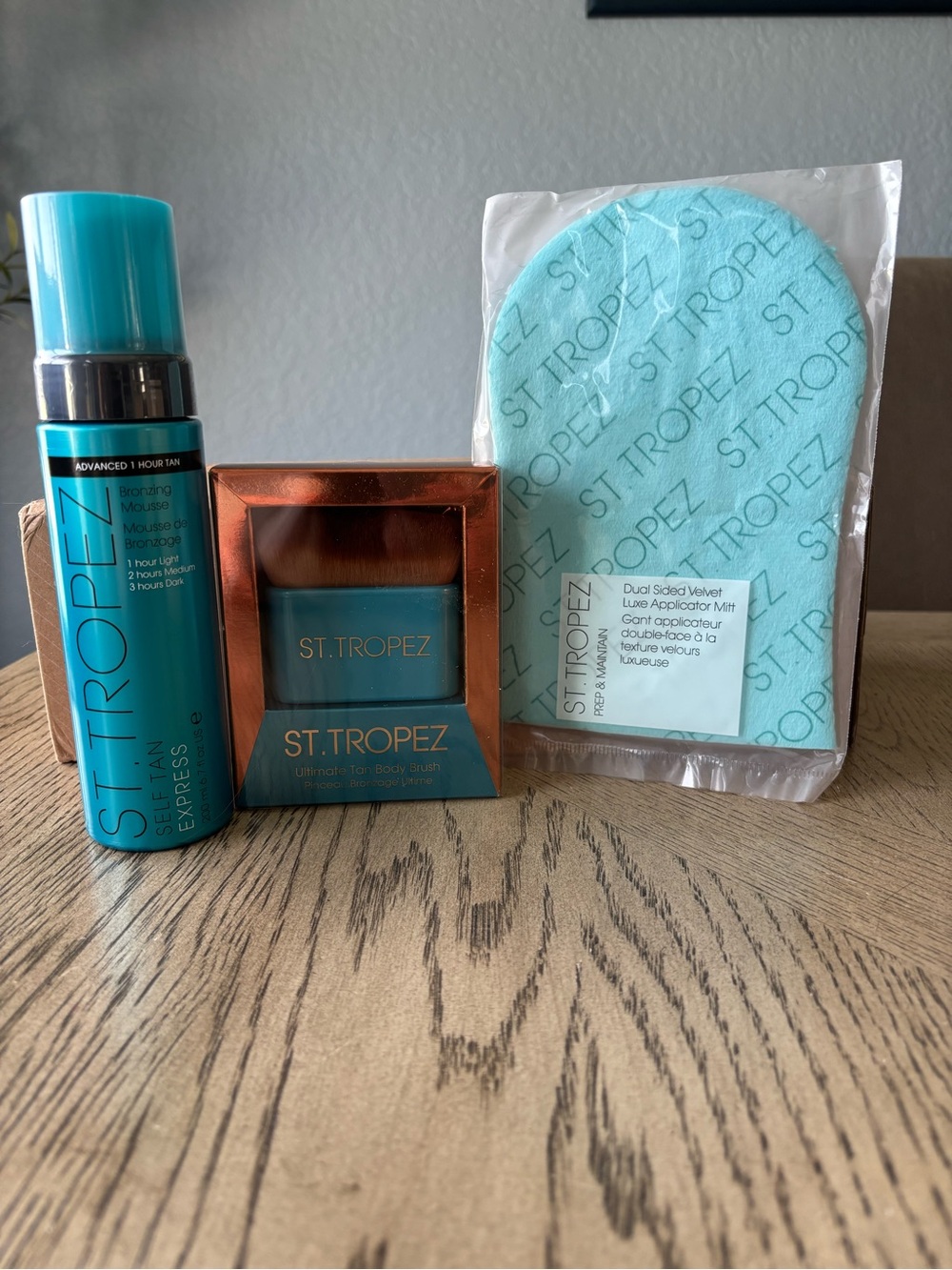NEW St. Tropez Self Tan Express Bronzing Mousse + Body Brush + Velvet Mitt